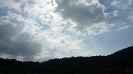 雲と山.JPG